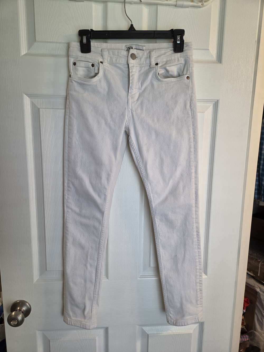 ZARA White Denim Jeans - Clean Classic Look